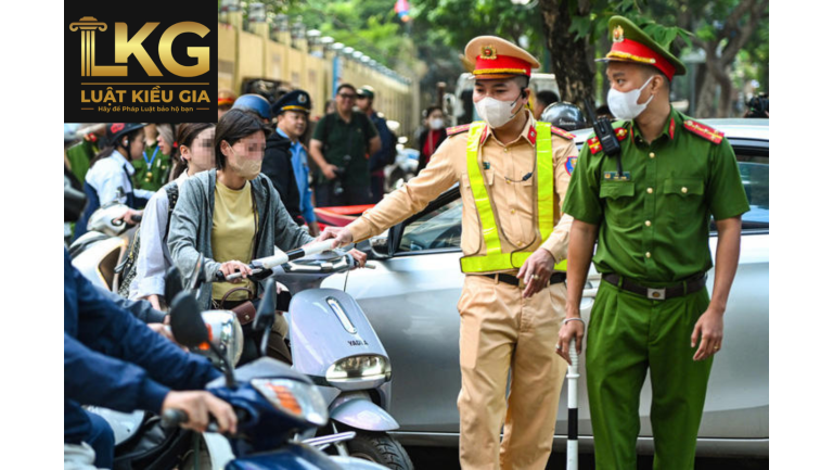 Từ 1-1-2025 cảnh sát giao thông kiểm tra những gì khi dừng xe?